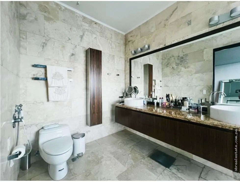 Apartment for sale in Punta Pacifica