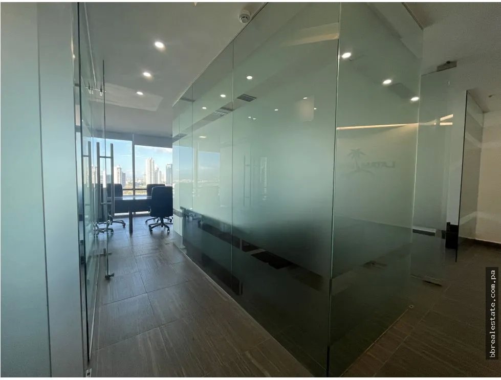 Office for rent in Costa del Este