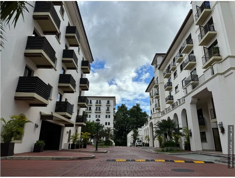 Apartment for sale in Clayton