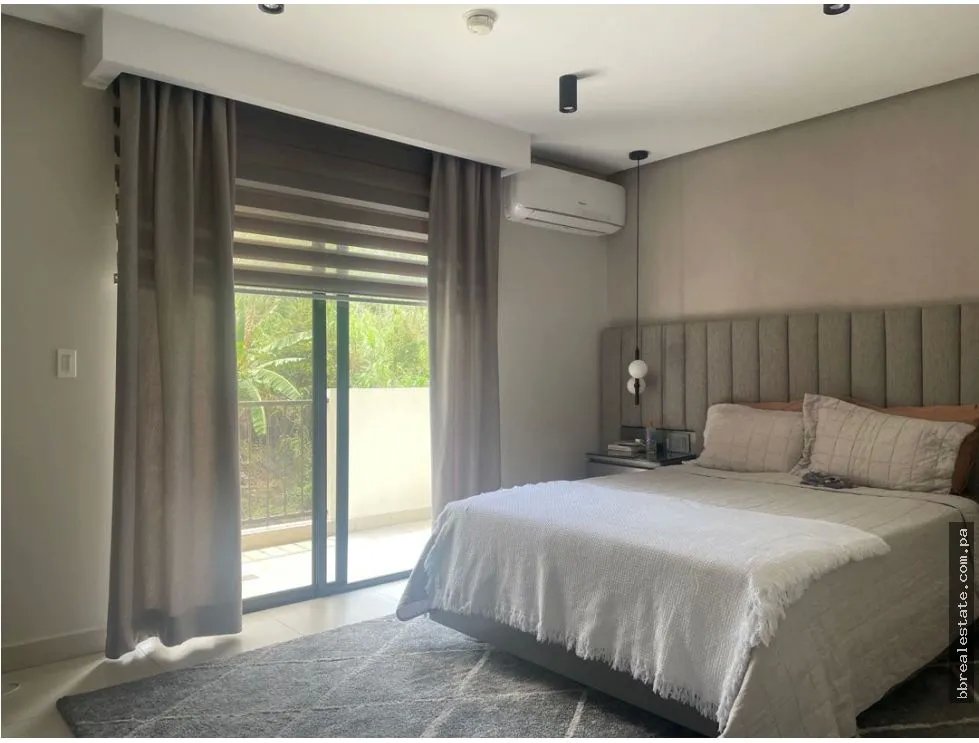 Apartment for sale in Clayton