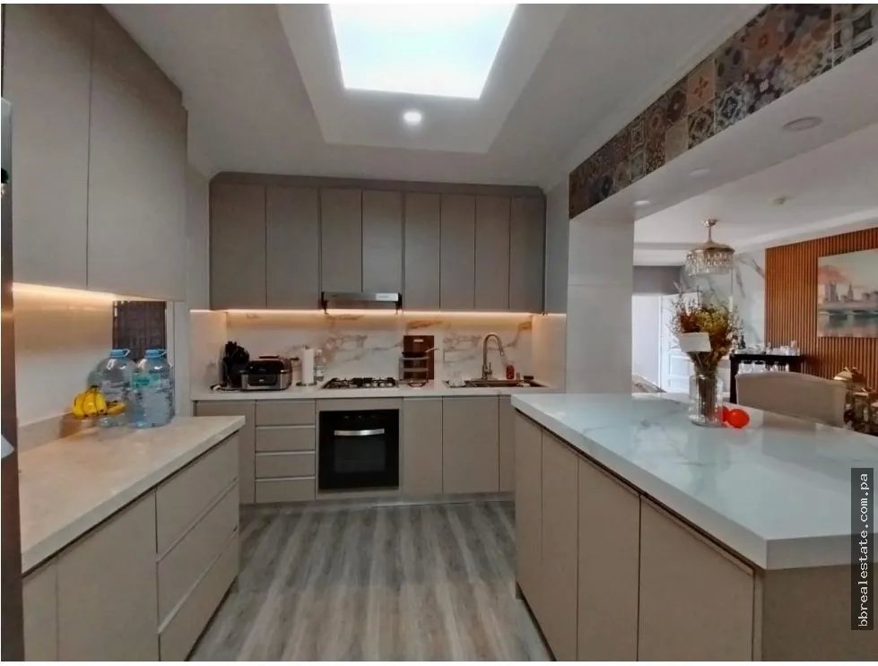 Venta de Casa en PH Victoria, Brisas del Golf Norte