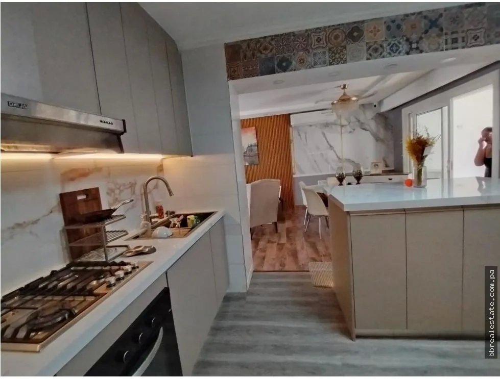 Venta de Casa en PH Victoria, Brisas del Golf Norte
