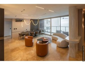 Venta de Apartamento en PH Q Tower, Punt...