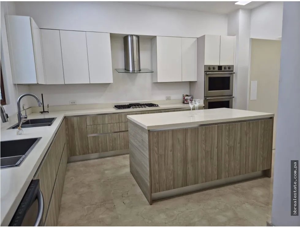 Apartment for sale in Punta Pacifica