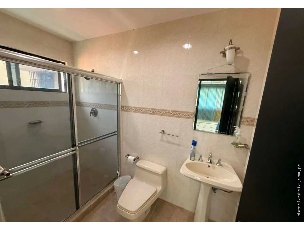 Alquiler de casa comercial en el Carmen