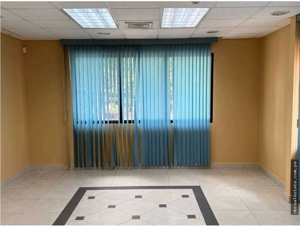 Alquiler de casa comercial en el Carmen