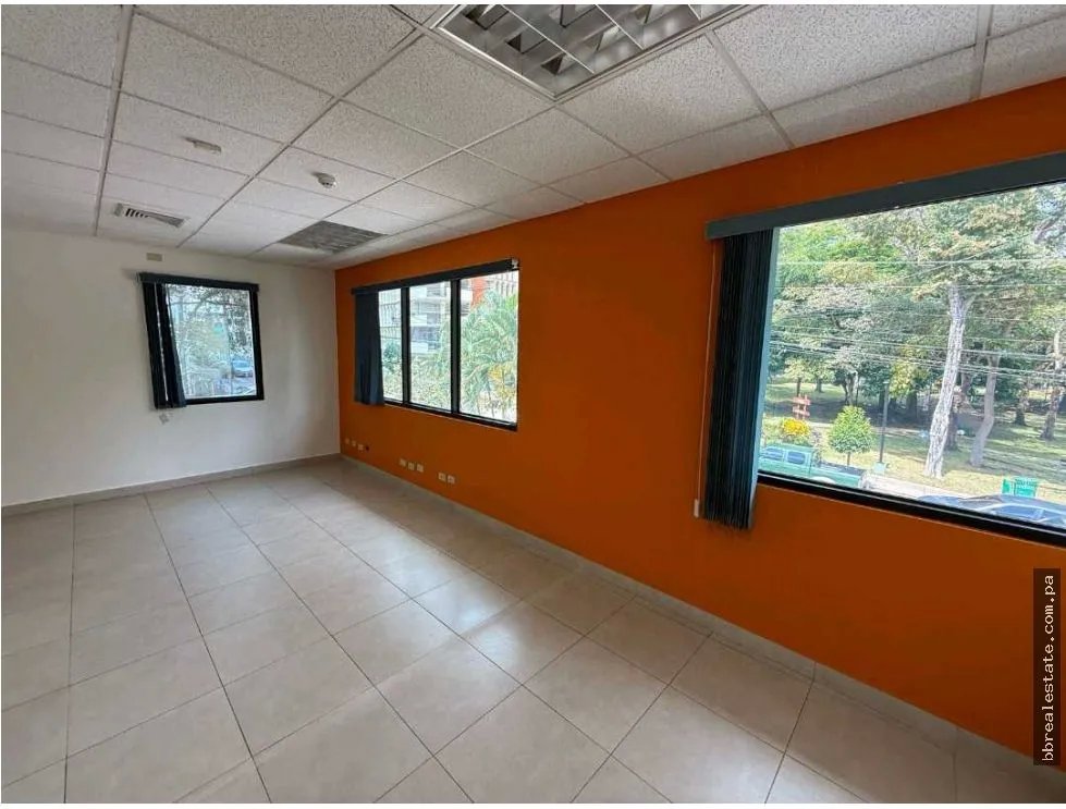 Alquiler de casa comercial en el Carmen