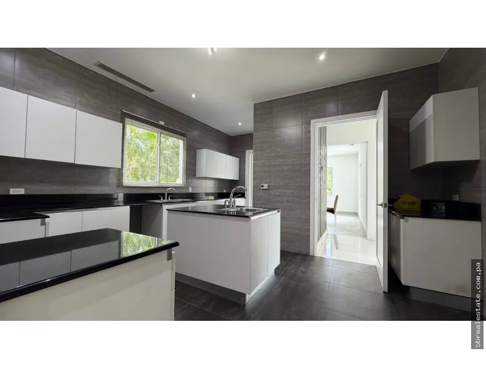 Venta de casa en Santa Maria