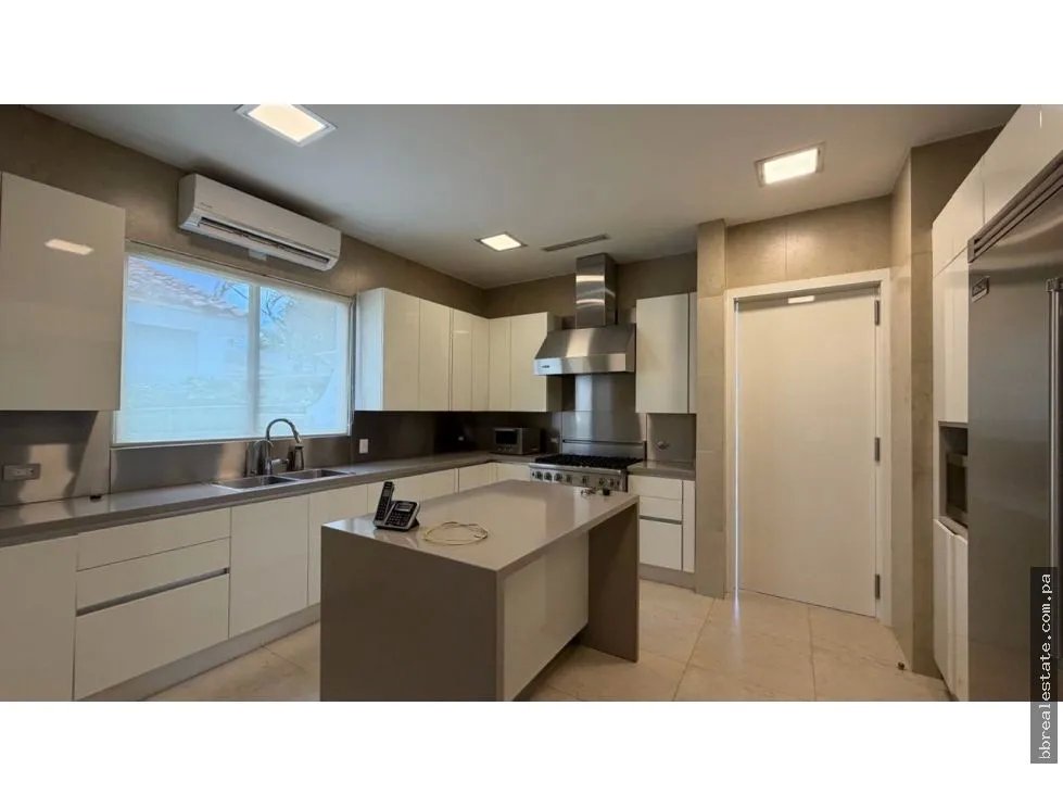 Venta de casa en Santa Marìa