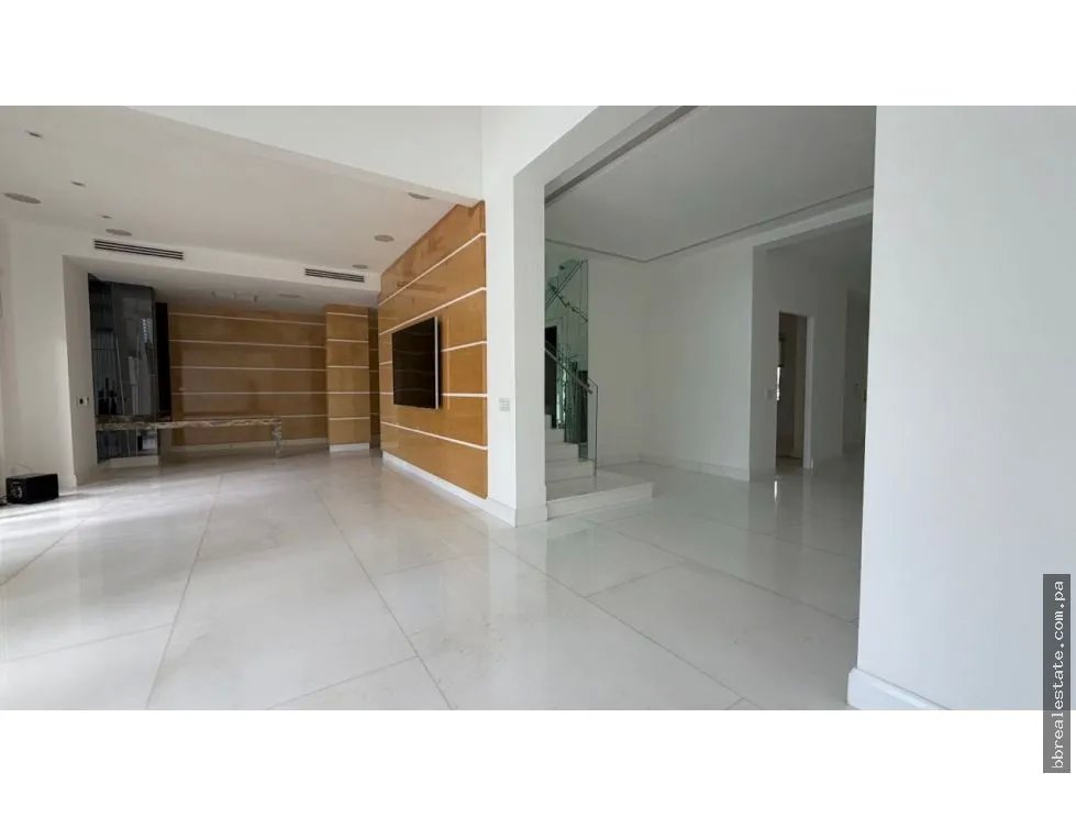 Venta de casa en Santa Marìa