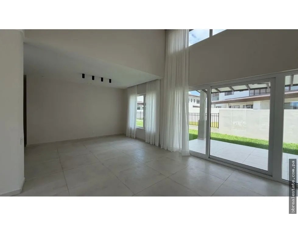 Venta de Casa Unifamiliar en PH The Woods, Santa María