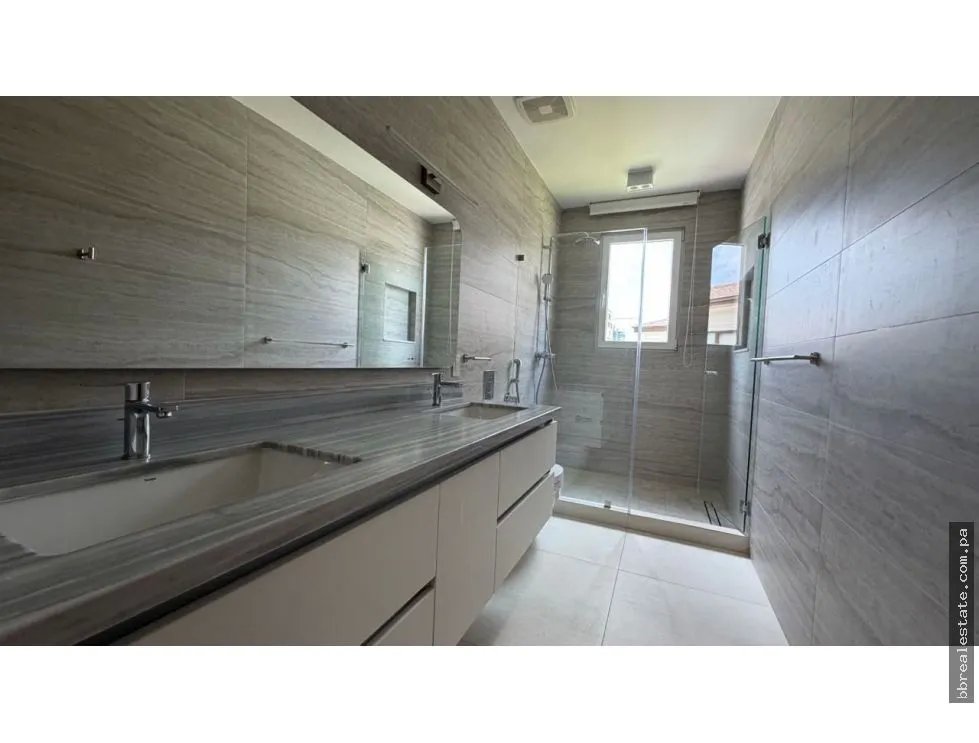 Venta de Casa Unifamiliar en PH The Woods, Santa María