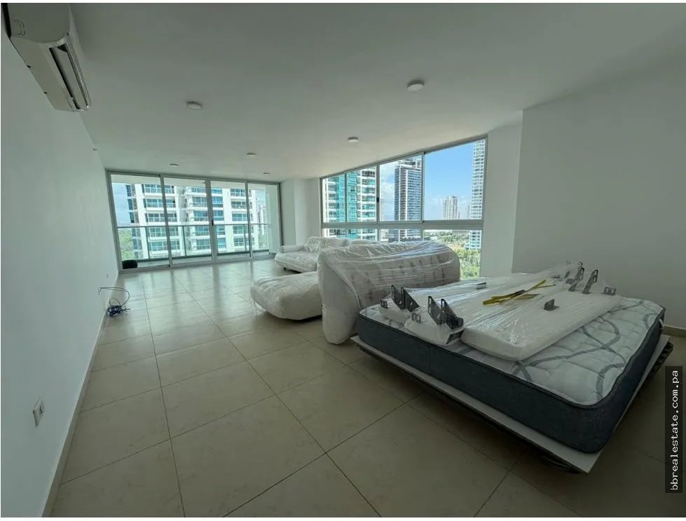 Venta de apartamento en Costa del Este, PH Lumiere