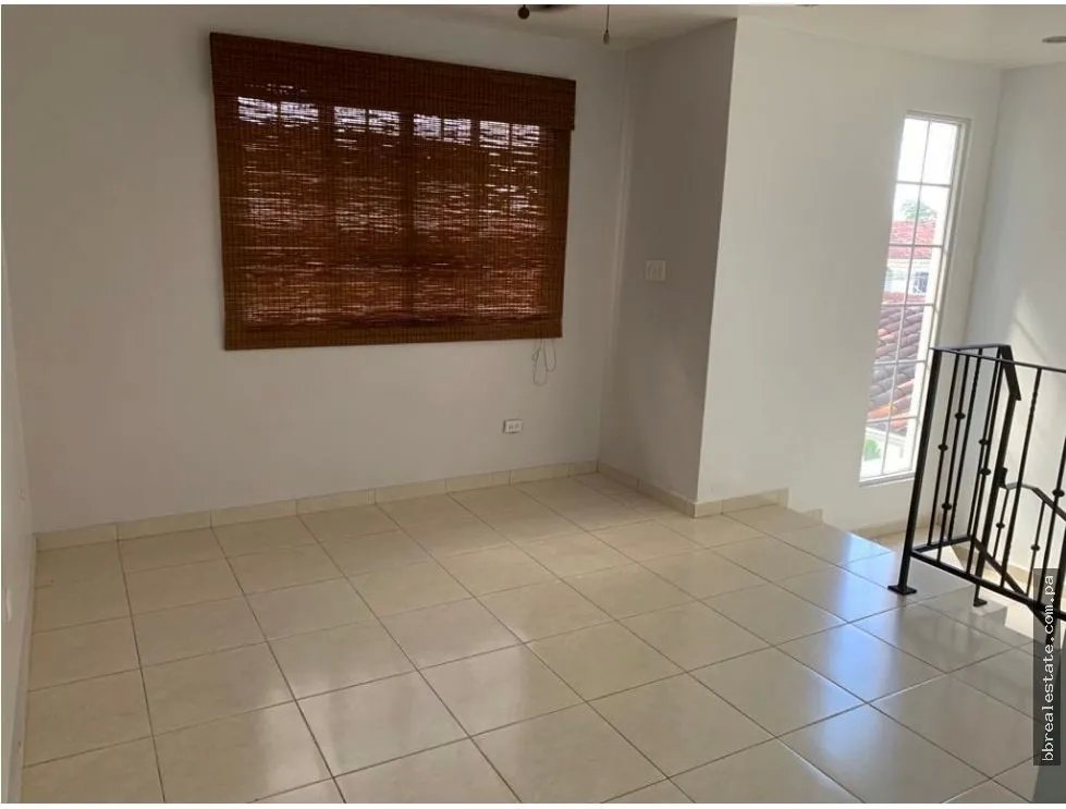 Venta de Casa en Residencial Azores, Villa Lucre