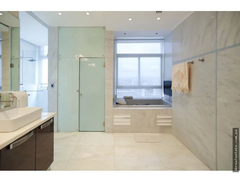 Venta de Penthouse en PH Luxor Torre 100, El Cangrejo