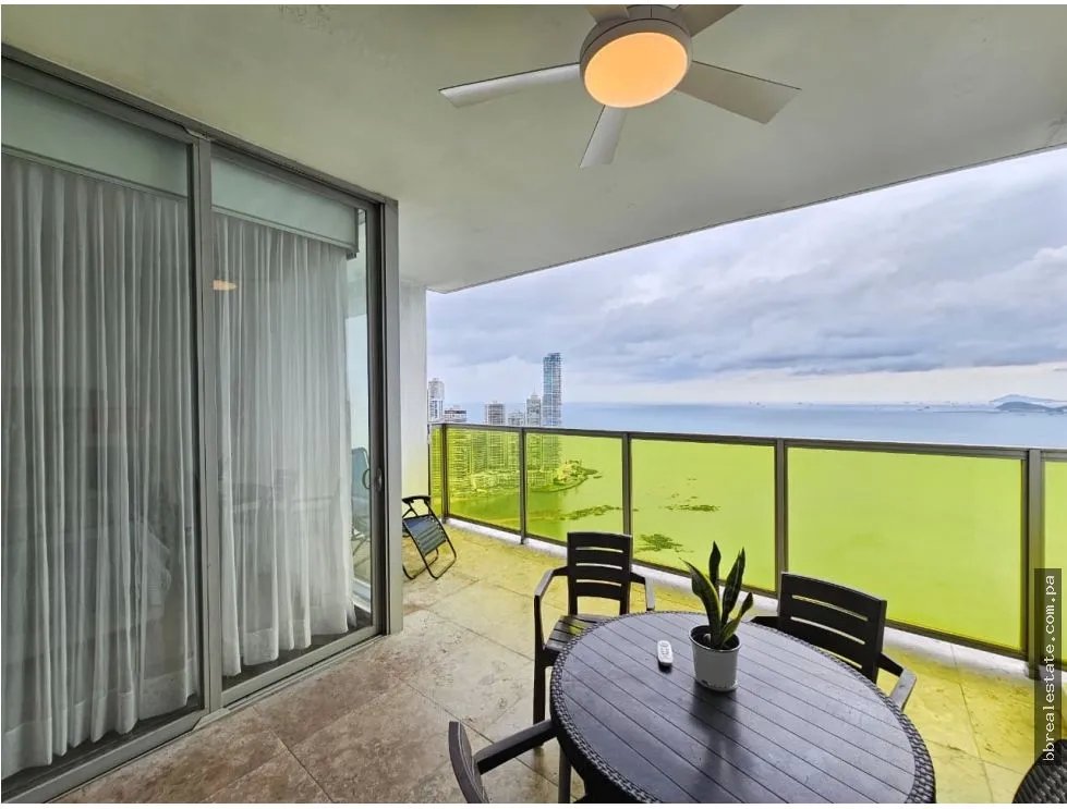 Venta de apartamento en PH Yoo & arts Tower, Avenida Balboa