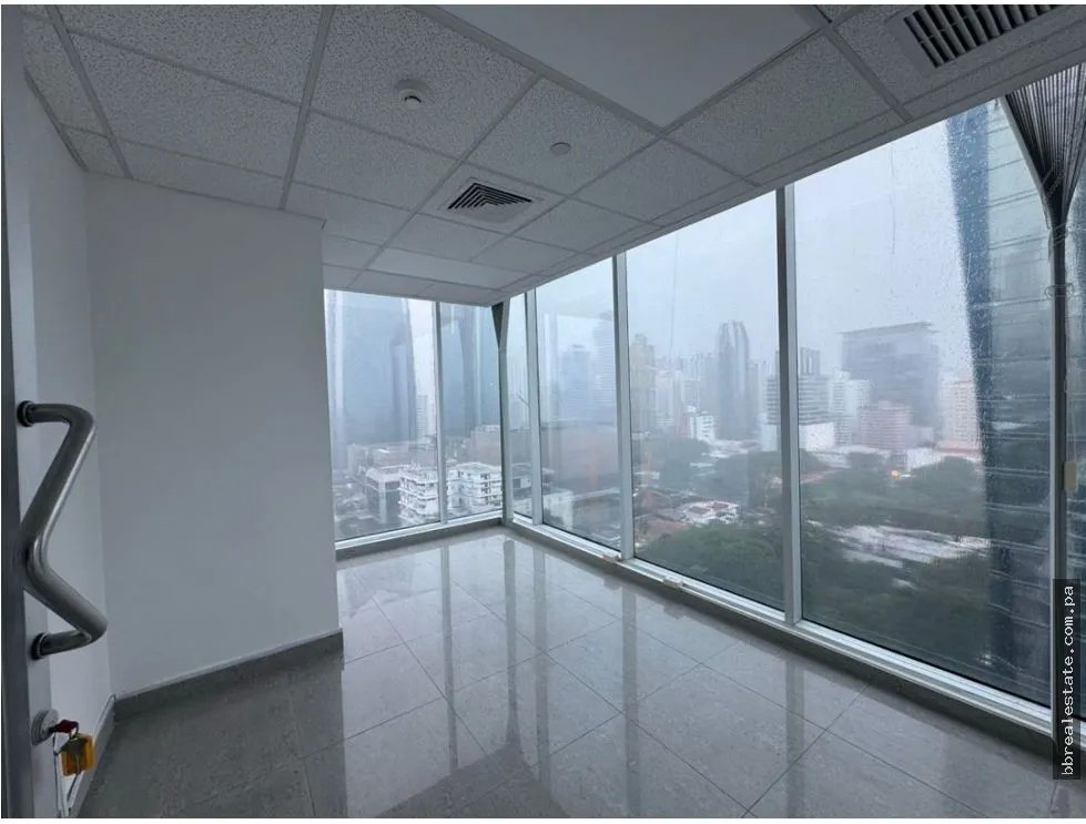 Office for rent in Calle 50