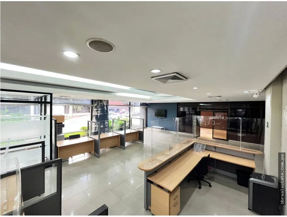 Alquiler de Local Comercial con Terraza para Restaurante o Comercio