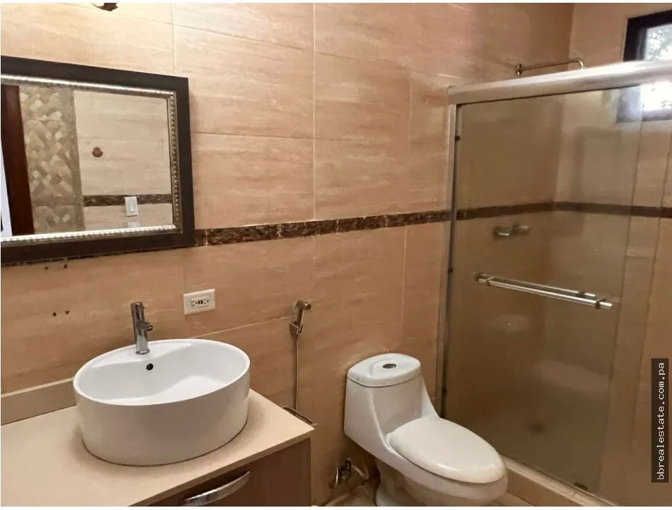 Venta de casa en Llanos de Curundu, Albrook