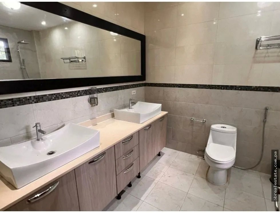 Venta de casa en Llanos de Curundu, Albrook