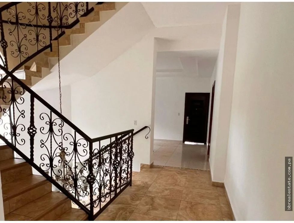 Venta de casa en Llanos de Curundu, Albrook