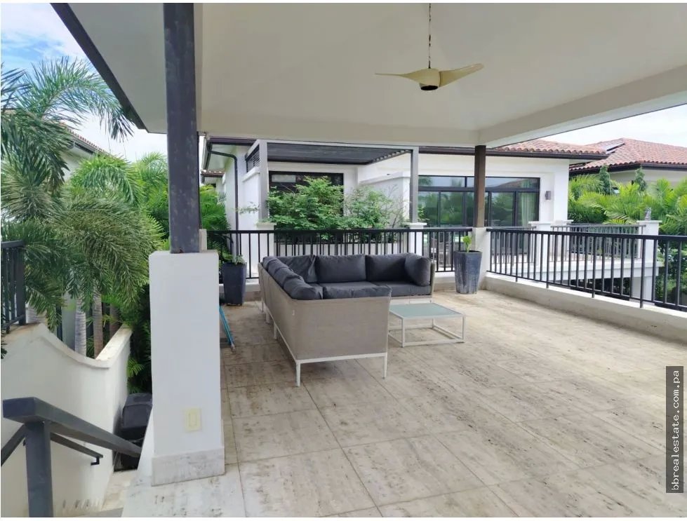 Venta Casa de Playa Velamar Village Buenaventura