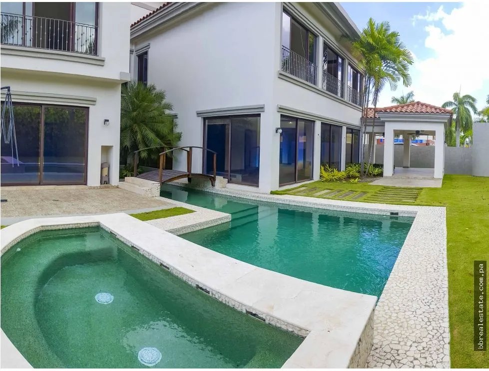 Venta de casa en Costa del Este, Panamá.