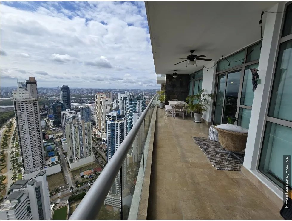 Venta de apartamento en Costa del Este, Panamá, Ph Paramount