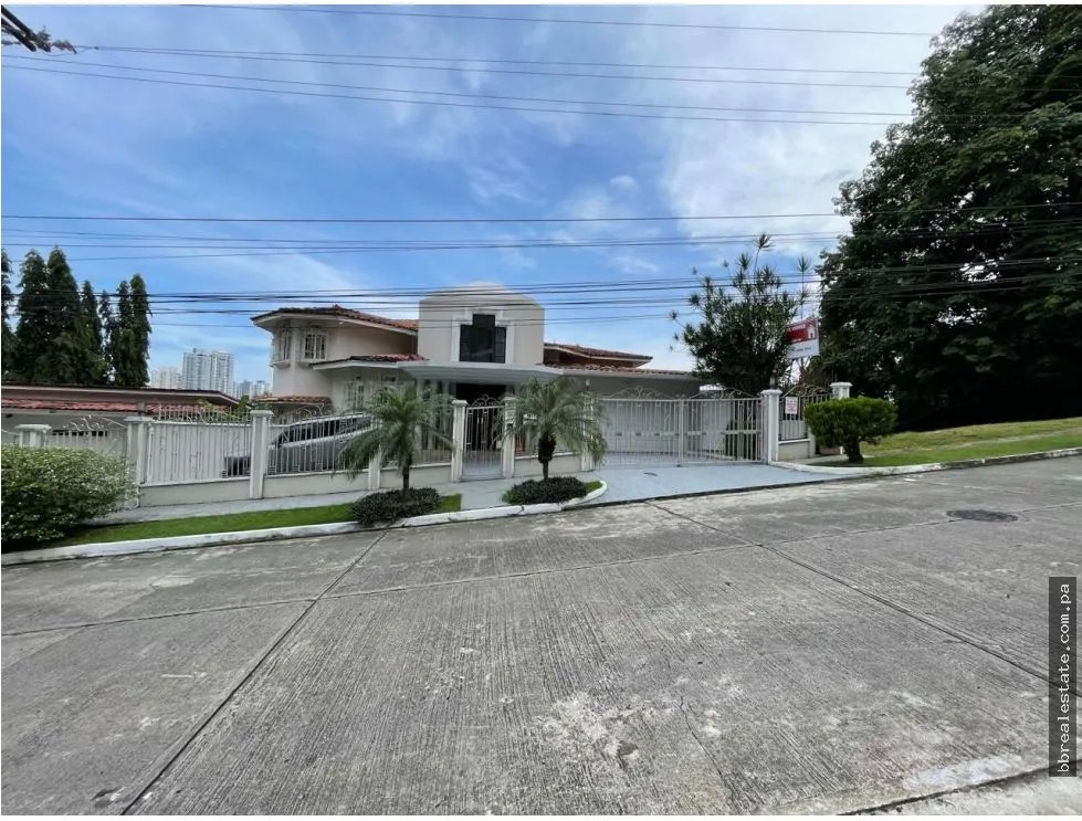 Single Family House for sale in Dos Mares