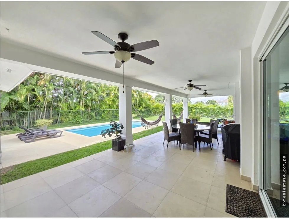 Venta de casa de playa en Rio hato, Bijao Beach Club