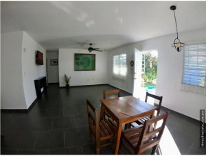 Single Family House for sale in David