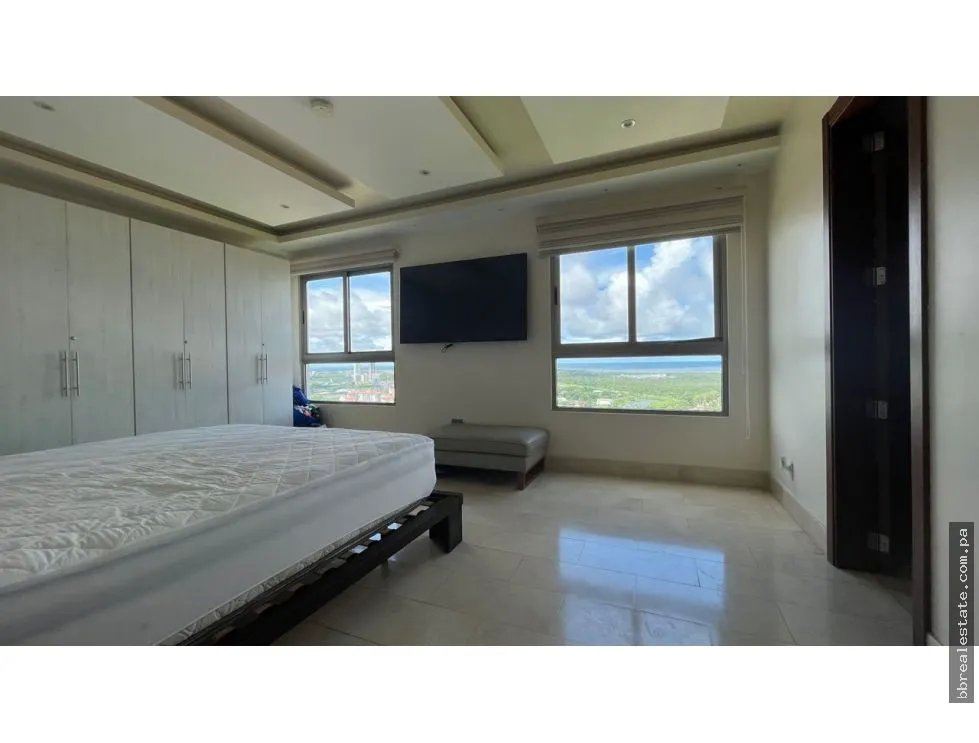 Venta de apartamento amoblado en Santa María, PH Greenview