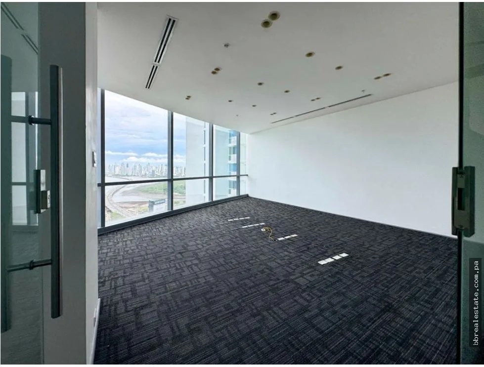 Se vende oficina en Costa del Este, Torre Financial Park