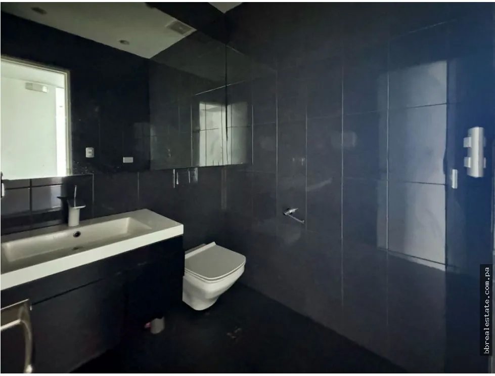 Se vende oficina en Costa del Este, Torre Financial Park