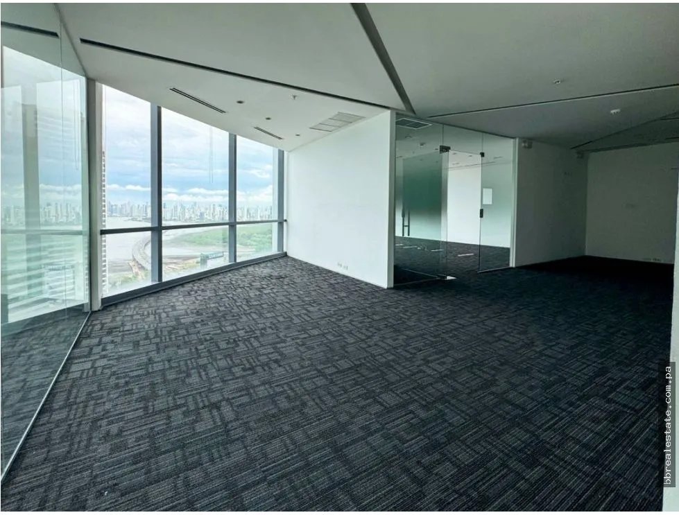 Office for sale in Costa del Este