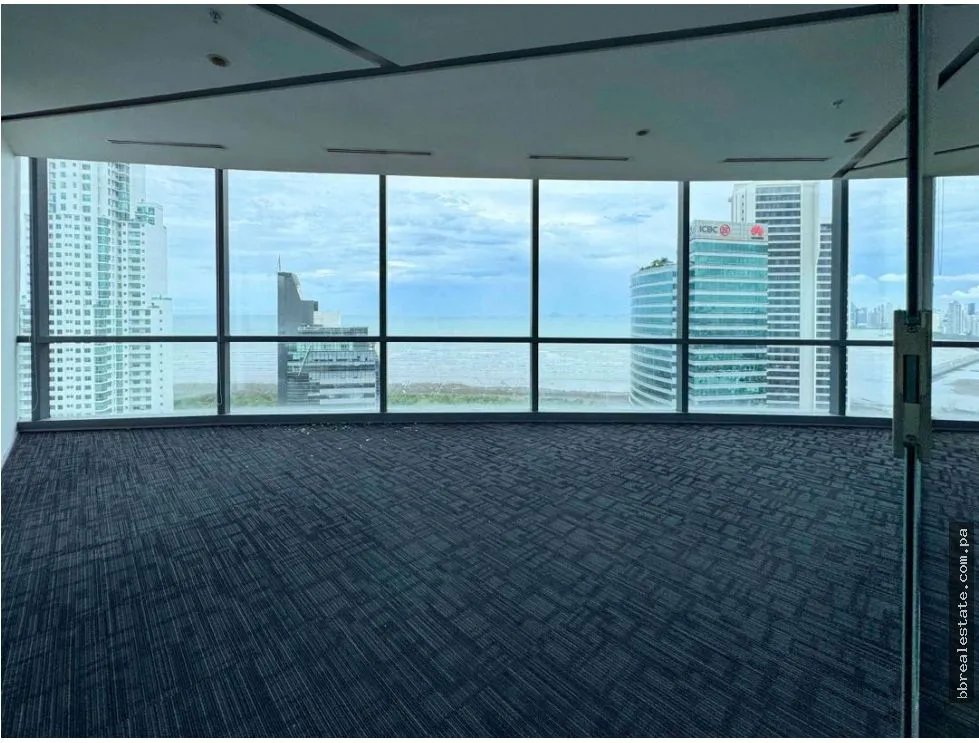 Office for sale in Costa del Este