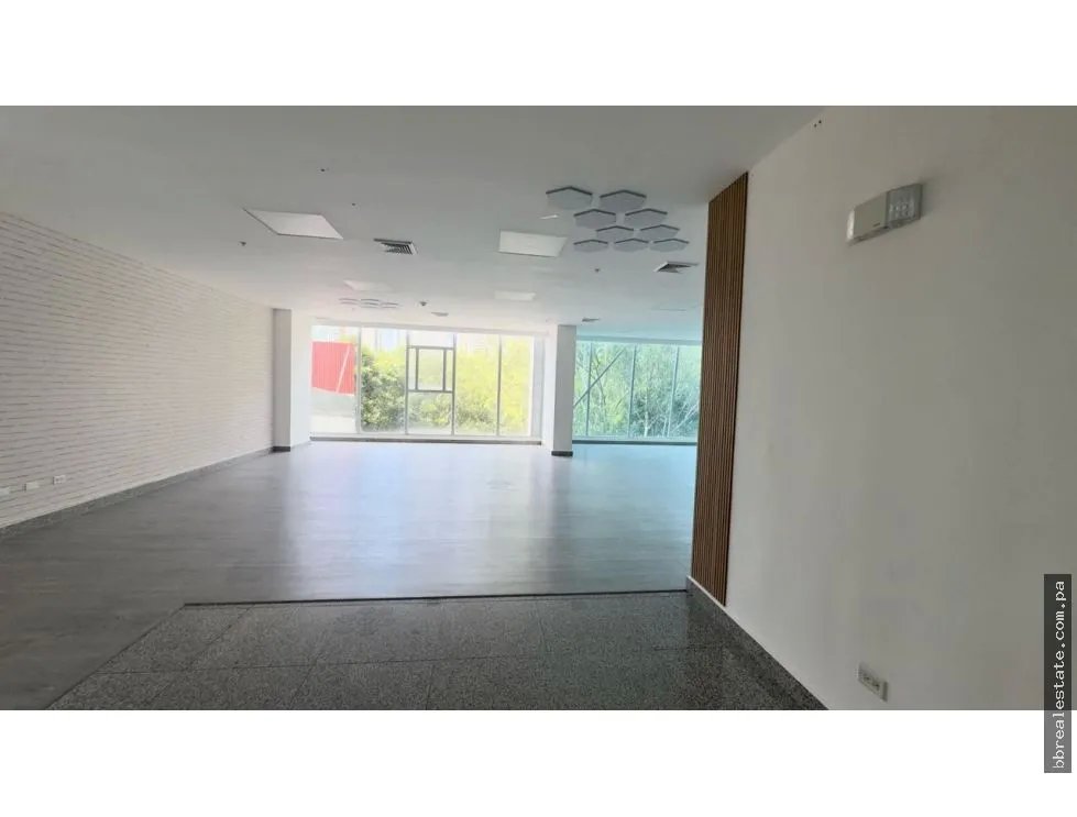 Alquiler de local comercial en Costa del Este, Avenida Cincuentenario