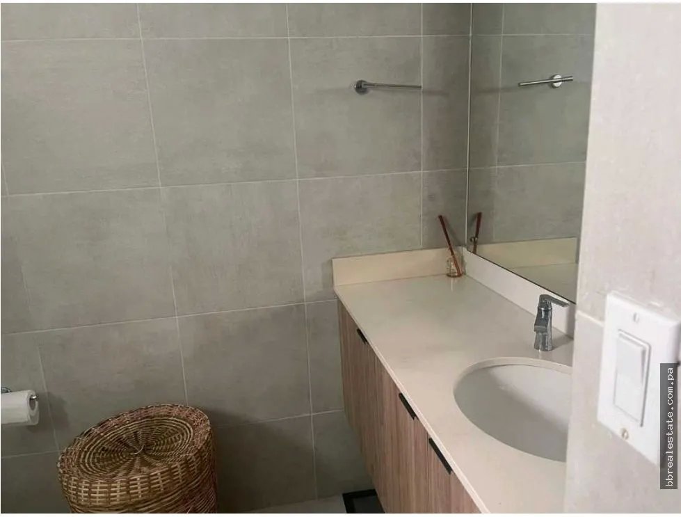 Apartment for sale in Clayton