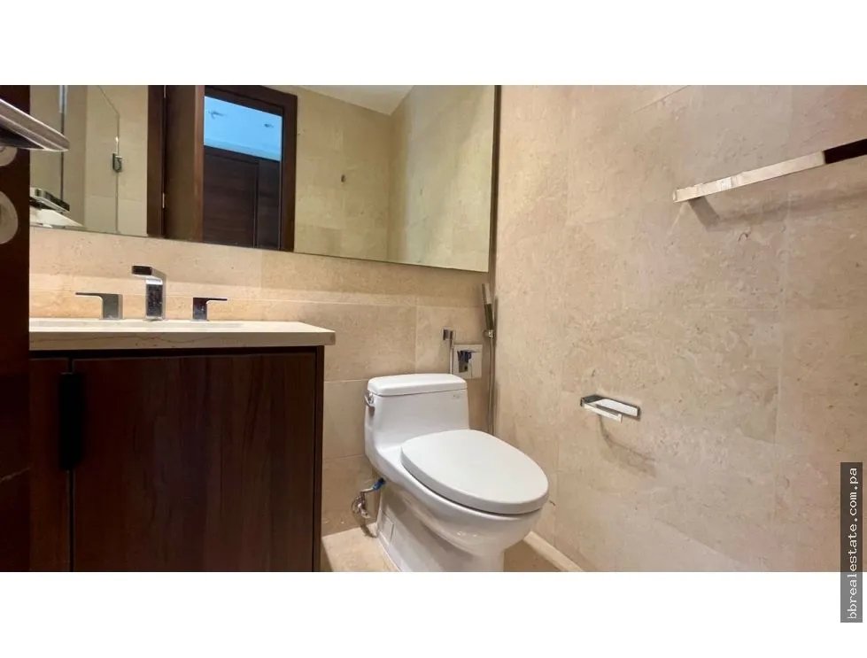 Venta de apartamento en PH Greenview, Santa Marìa