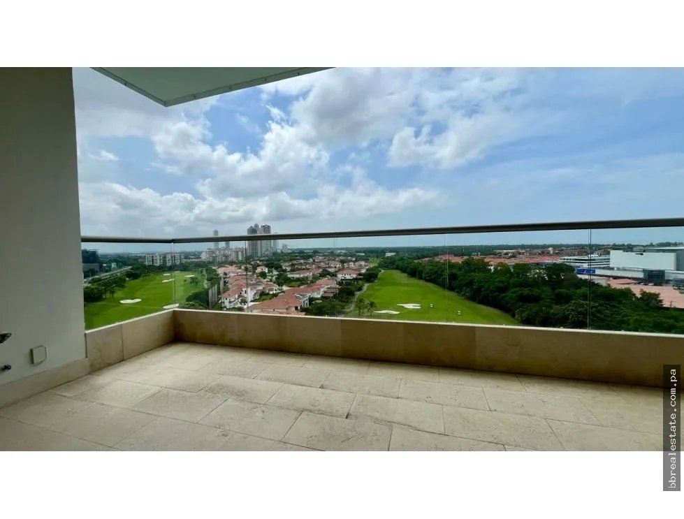Venta de apartamento en PH Greenview, Santa Marìa