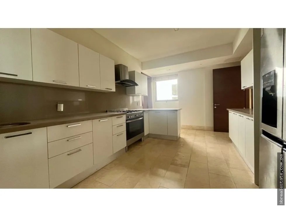 Venta de apartamento en PH Greenview, Santa Marìa