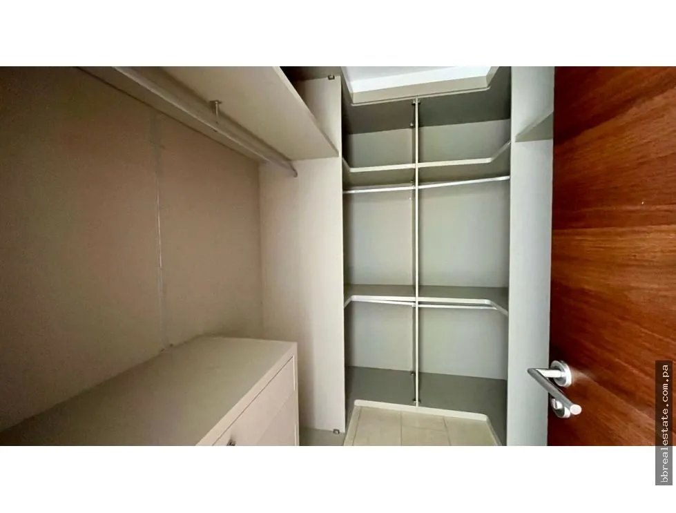 Venta de apartamento en PH Greenview, Santa Marìa