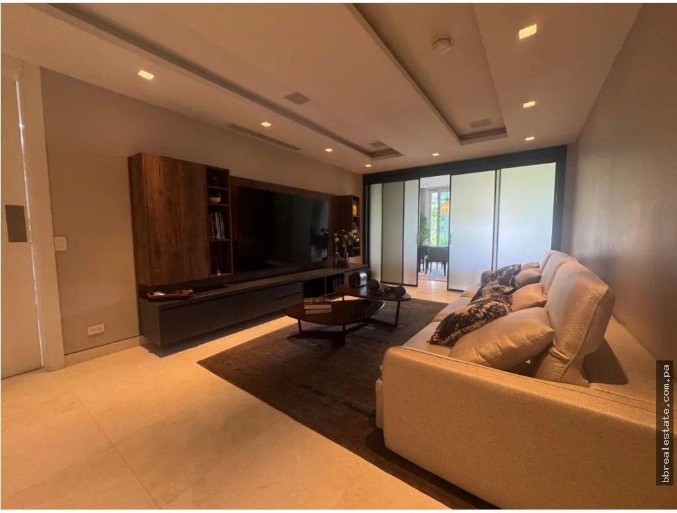 Venta casa en Santa Marìa