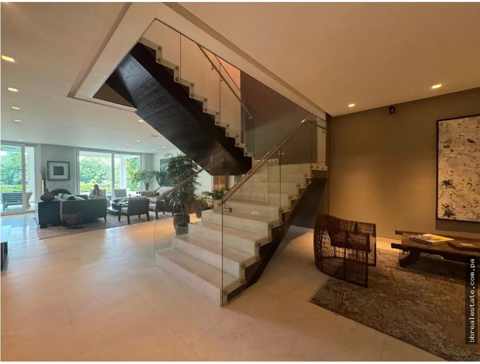 Venta casa en Santa Marìa