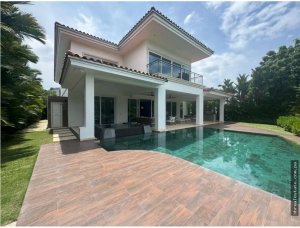 Venta casa en Santa Marìa