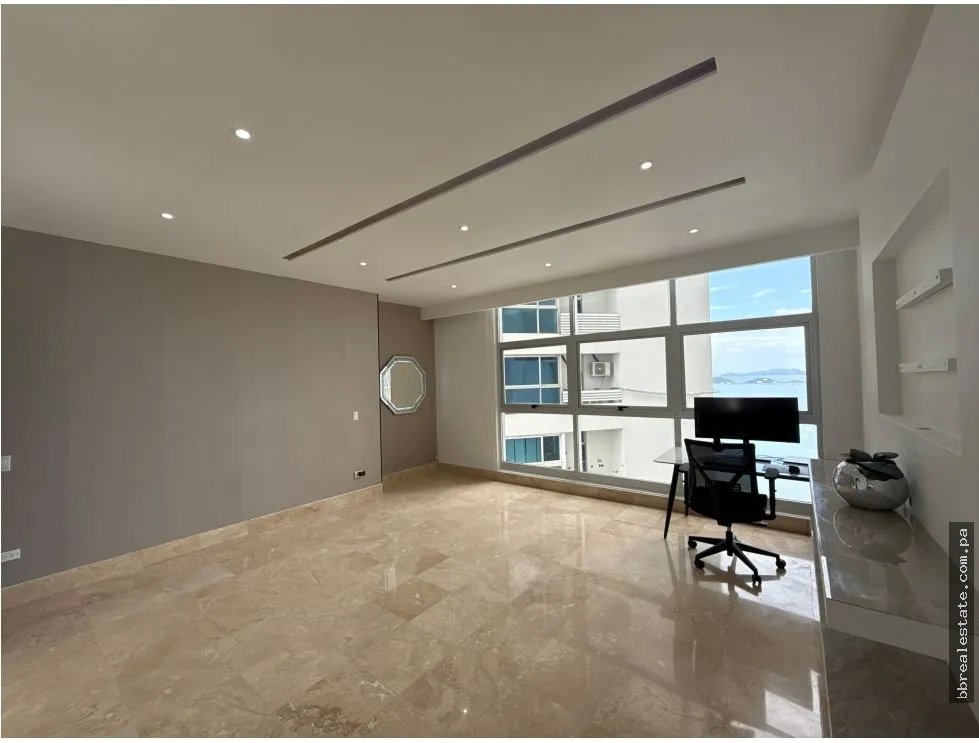 Venta de apartamento Remodelado en Ph Q Tower, Punta Pacífica