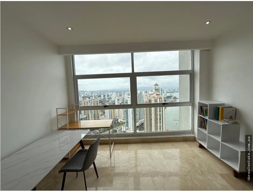 Venta de apartamento Remodelado en Ph Q Tower, Punta Pacífica