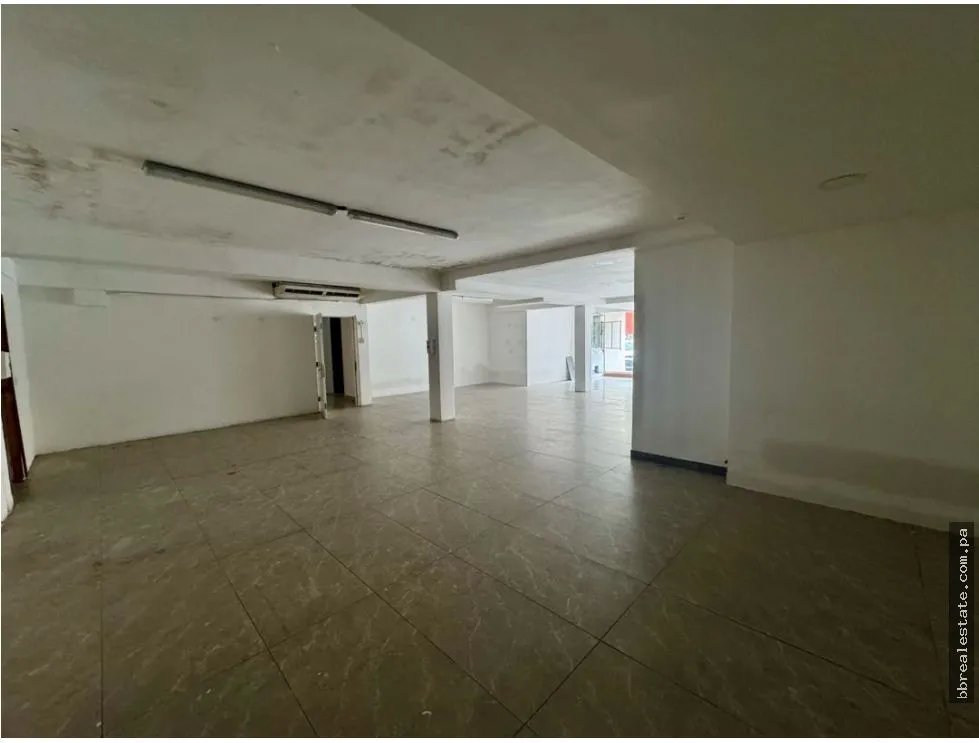 Alquiler de Local - Edificio comercial en Bella vista, Calle Uruguay