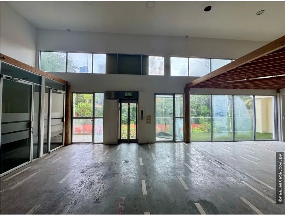 Alquiler de Local - Edificio comercial en Bella vista, Calle Uruguay