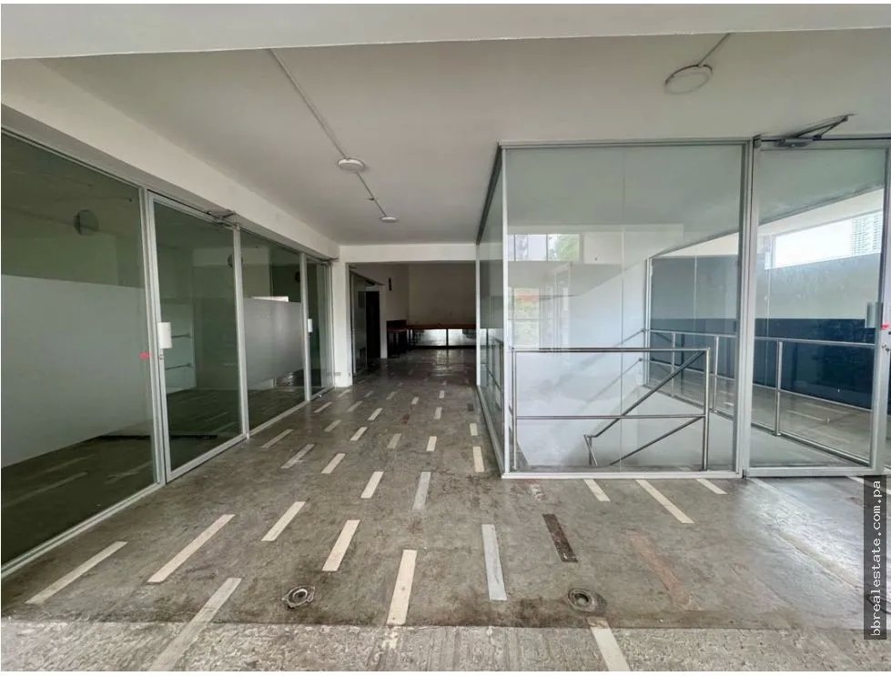 Alquiler de Local - Edificio comercial en Bella vista, Calle Uruguay